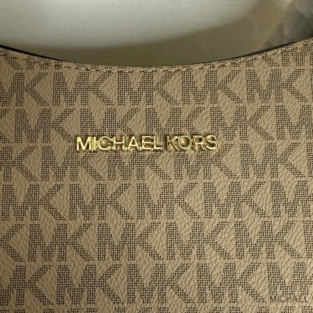 ❤️Michael Kors Signature Trio Color Coated Canvas Purse❤️ - Picture 9 of 17